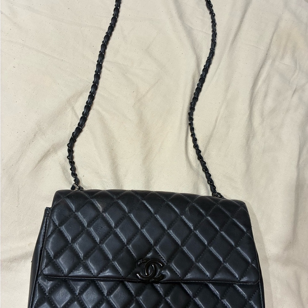 Elegant Black Clon Chan 🖤el Quilted Shoulder Bag